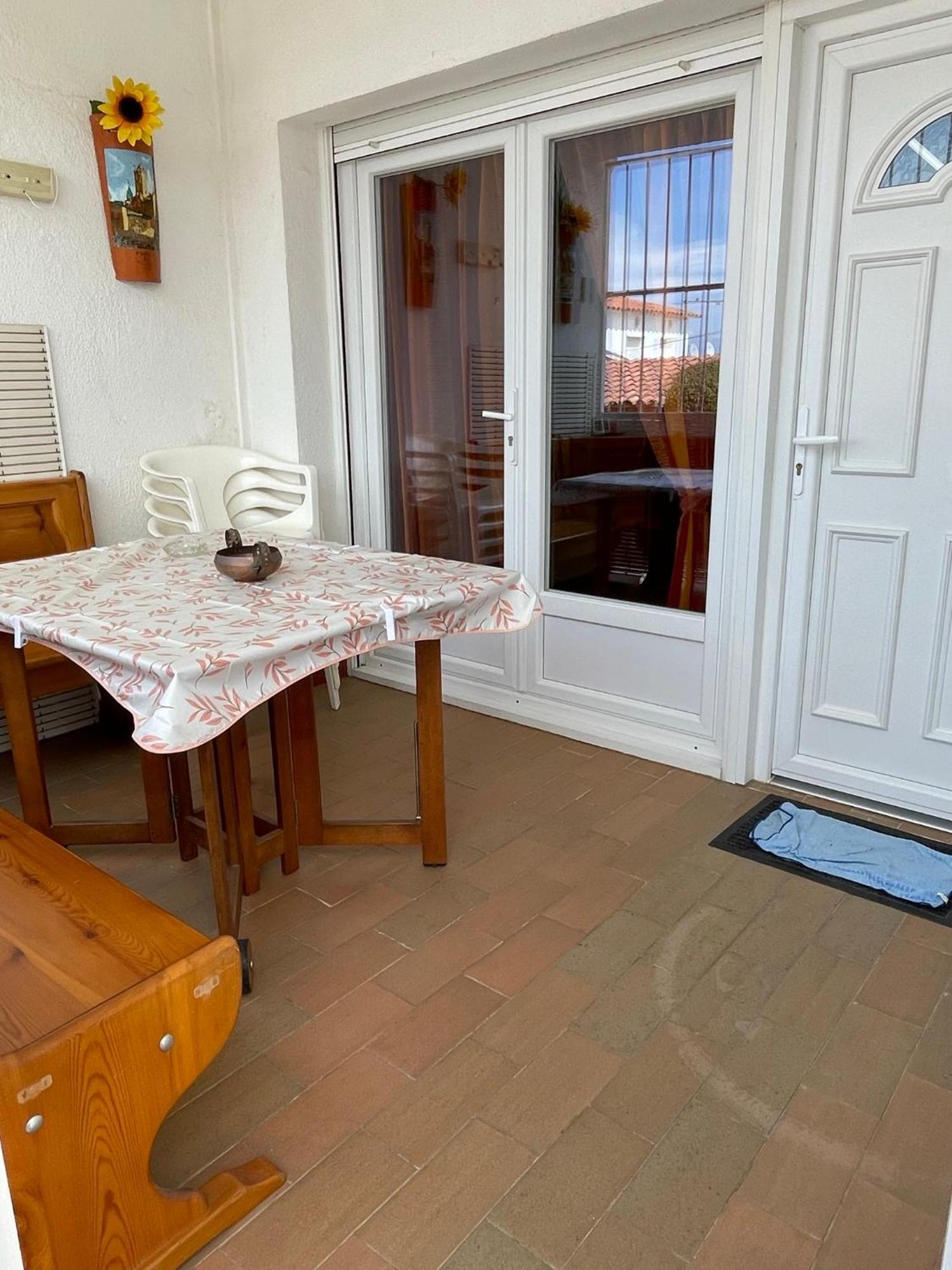 Charme Et Simplicite De Ce Nouveau Bien Empuriabrava Exteriér fotografie